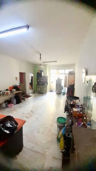 Pangsapuri untuk Dijual di Pangsapuri Lagoon Perdana - Ahmad Muslim - Living Room - PropertyGuru.com.my