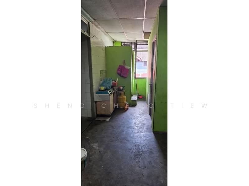 Shop for Sale in Taman Megah Ria (Masai) - Sheng Cheng Tiew - Kitchen - PropertyGuru.com.my