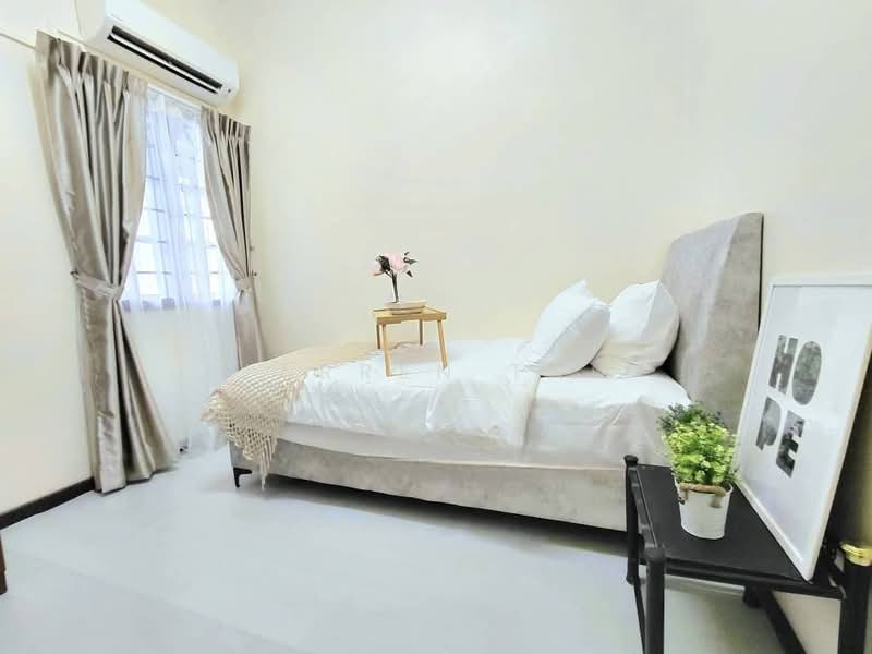 Rumah Teres 2 Tingkat untuk Dijual di BANDAR PUCHONG JAYA (Puchong) - Jarren Tan - Bedroom - PropertyGuru.com.my