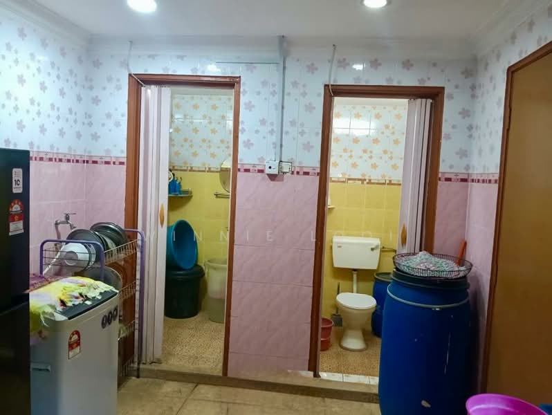Rumah Teres 1 Tingkat untuk Dijual di Balakong (Selangor) - Winnie Looi - Bathroom - PropertyGuru.com.my