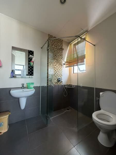 Condominium for Sale at Papillon Desahill Condominium - Ryan Swe - Bathroom - PropertyGuru.com.my