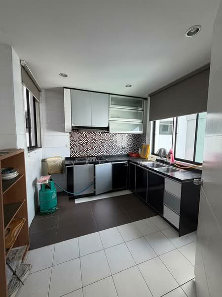 Condominium for Sale at Papillon Desahill Condominium - Ryan Swe - Kitchen - PropertyGuru.com.my