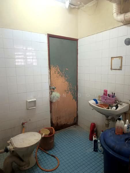 Rumah Teres 1.5 Tingkat untuk Dijual di Taman Alam Megah (Shah Alam) - Jason Ooi - Bathroom - PropertyGuru.com.my