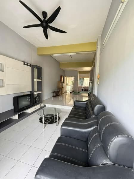 Apartment for Rent at Le Courts Desa Tambun - Qazin Khoo - Living Room - PropertyGuru.com.my