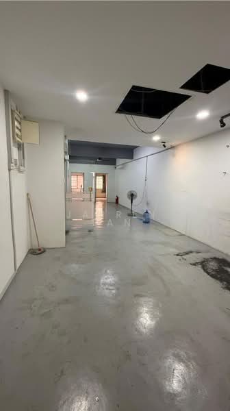 Shop for Rent in TAMAN PUCHONG UTAMA (Puchong) - Jarren Tan - Interior - PropertyGuru.com.my
