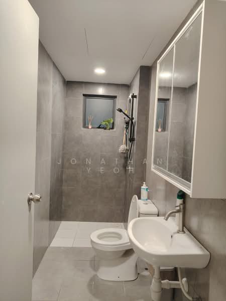 Kondominium untuk Disewa di LSH33 - Jonathan Yeoh - Bathroom - PropertyGuru.com.my