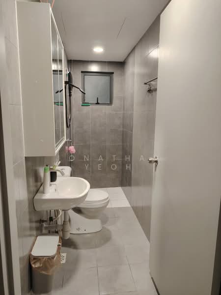 Kondominium untuk Disewa di LSH33 - Jonathan Yeoh - Bathroom - PropertyGuru.com.my