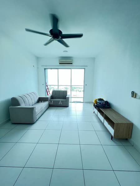 Kondominium untuk Dijual di Elit Heights @ Bayan City - Emma Seow - Living Room - PropertyGuru.com.my