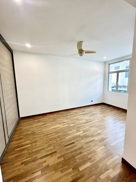 Semi-Detached House for Sale in Taman Molek (Johor Bahru) - Yik Tat - PropertyGuru.com.my