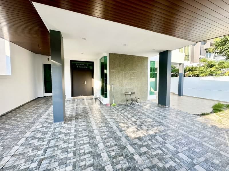 Semi-Detached House for Sale in Taman Molek (Johor Bahru) - Yik Tat - PropertyGuru.com.my