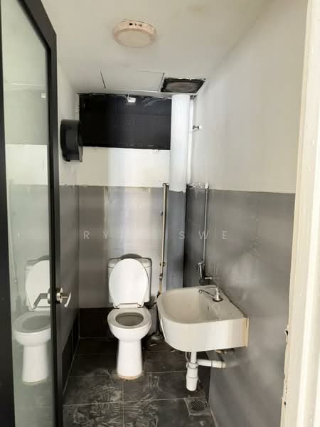 Shop for Sale in Desa Aman Puri (Kepong) - Ryan Swe - Bathroom - PropertyGuru.com.my