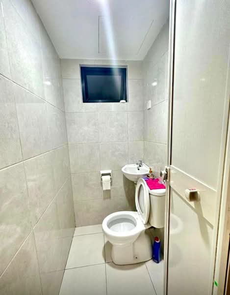 Condominium for Rent at TRI PINNACLE - Gan Chun Kai - Bathroom - PropertyGuru.com.my