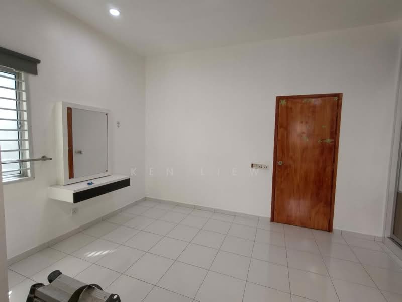 Rumah Teres 2 Tingkat untuk Disewa di Setia Tropika (Johor Bahru) - Ken Liew - PropertyGuru.com.my