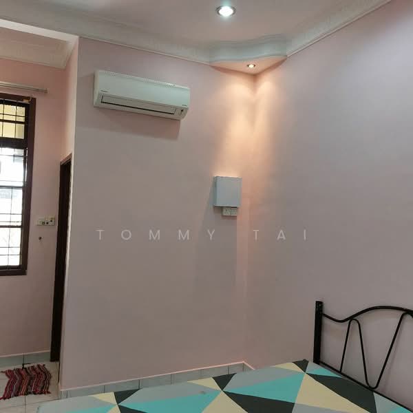 1-storey Terraced House for Sale in Taman Pelangi Indah (Ulu Tiram) - Tommy Tai - Bedroom - PropertyGuru.com.my
