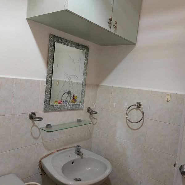 1-storey Terraced House for Sale in Taman Pelangi Indah (Ulu Tiram) - Tommy Tai - Bathroom - PropertyGuru.com.my