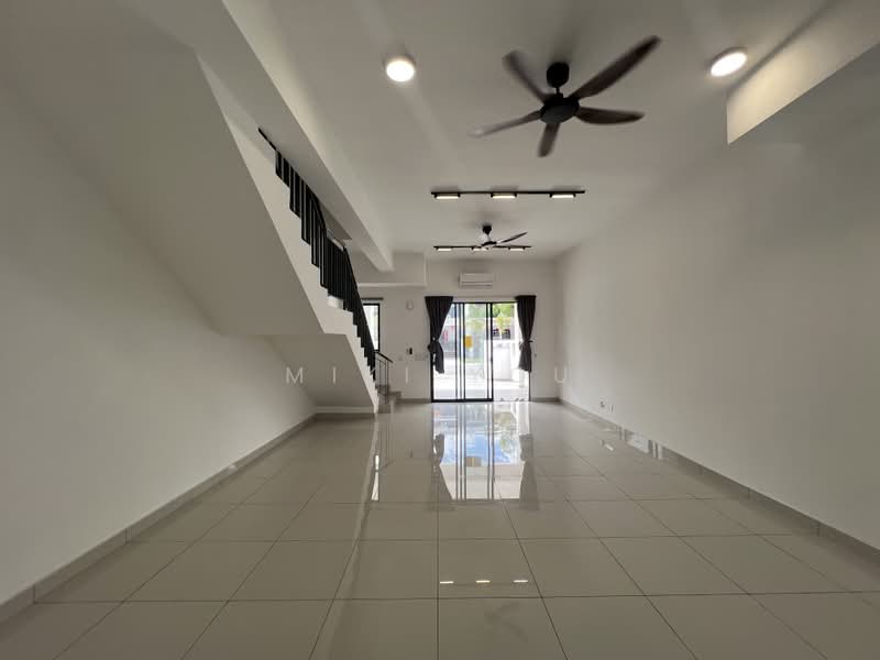 2-storey Terraced House for Rent in Telok Panglima Garang (Selangor) - Miki You - Living Room - PropertyGuru.com.my