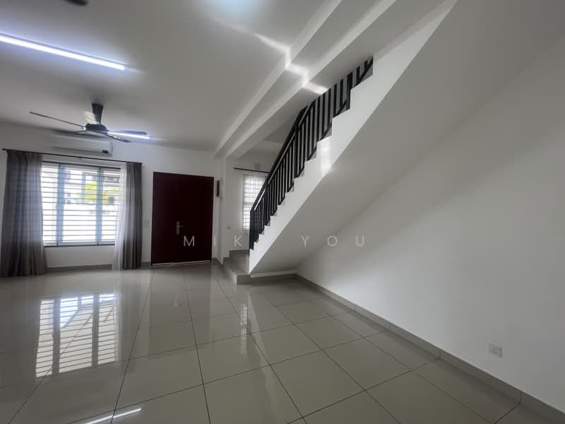 Rumah Teres 2 Tingkat untuk Disewa di Bandar Rimbayu (Telok Panglima Garang) - Miki You - Living Room - PropertyGuru.com.my