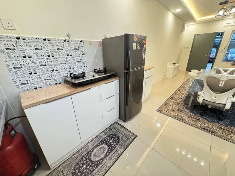 2-storey Terraced House for Rent in Dengkil (Selangor) - Ahmad Faiz - Kitchen - PropertyGuru.com.my