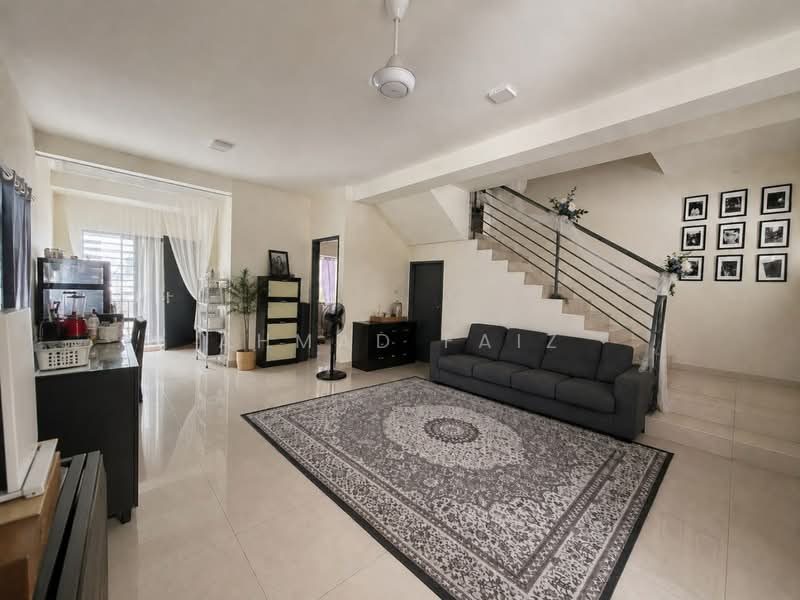 2-storey Terraced House for Rent in Dengkil (Selangor) - Ahmad Faiz - Living Room - PropertyGuru.com.my