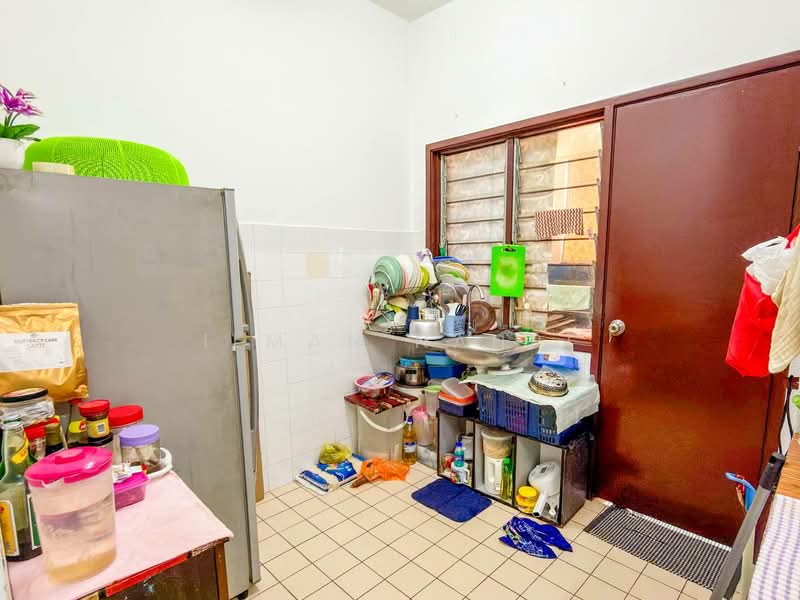 Apartment for Sale at Vista Seri Putra - Ilman Nahri - Kitchen - PropertyGuru.com.my