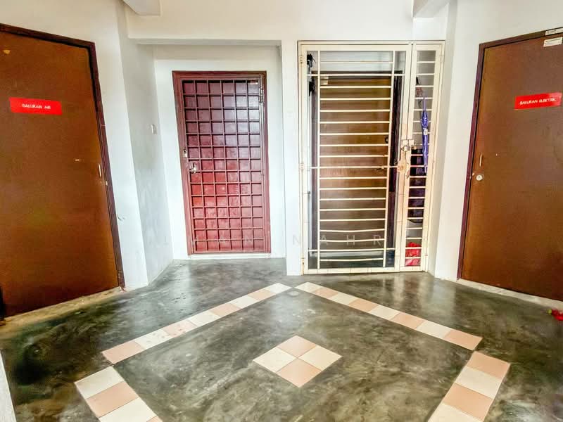 Apartment for Sale at Vista Seri Putra - Ilman Nahri - Entrance - PropertyGuru.com.my