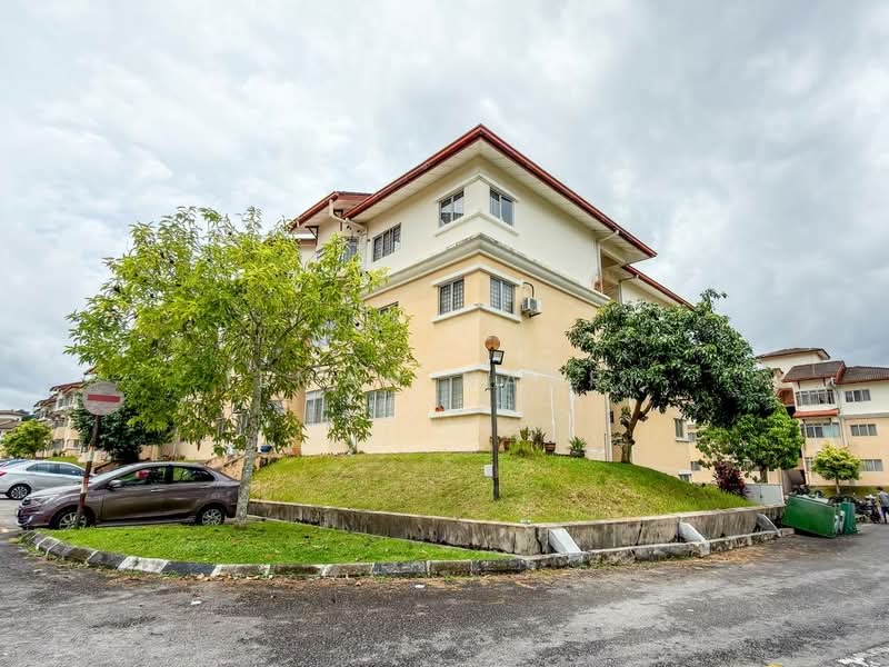 Apartment for Sale at Vista Seri Putra - Ilman Nahri - Exterior - PropertyGuru.com.my