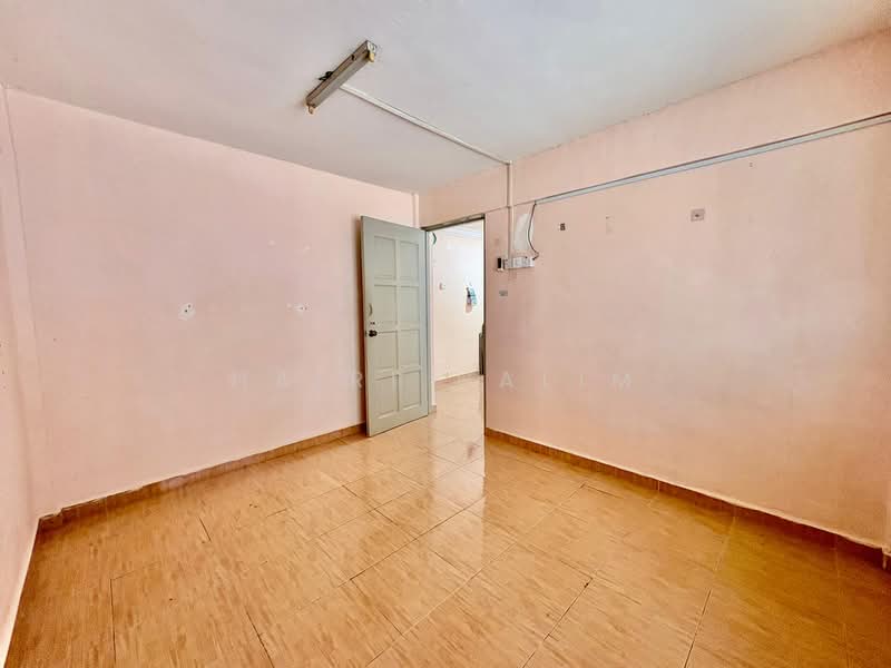 Flat for Sale at PKNS Flat Seksyen 16 - Hairi Halim - PropertyGuru.com.my