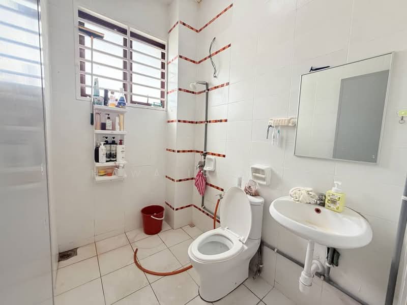 Rumah Teres 2 Tingkat untuk Dijual di Bandar Baru Bangi (Selangor) - Hawa Ibrahim - Bathroom - PropertyGuru.com.my