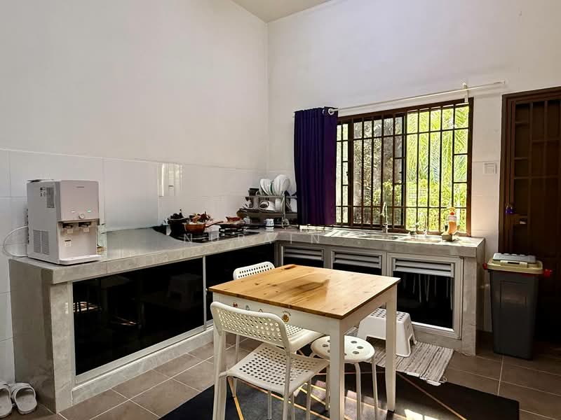 Rumah Berkembar untuk Dijual di Kuala Selangor (Selangor) - Nurain . - PropertyGuru.com.my