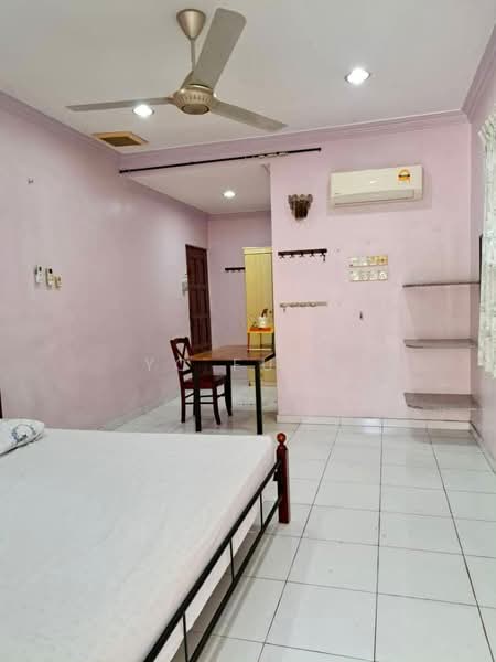 Condominium for Rent at Pelita Indah - YC Fung - Bedroom - PropertyGuru.com.my
