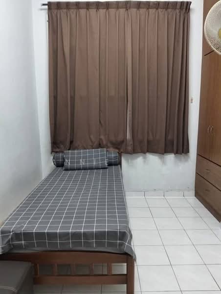 Rumah Teres 1.5 Tingkat untuk Dijual di Taman Scientex Pasir Gudang (Pasir Gudang) - Annie Low - Bedroom - PropertyGuru.com.my