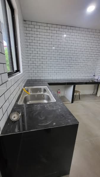 2-storey Terraced House for Sale in Bandar Seri Alam (Masai) - Daniel Yong - Kitchen - PropertyGuru.com.my