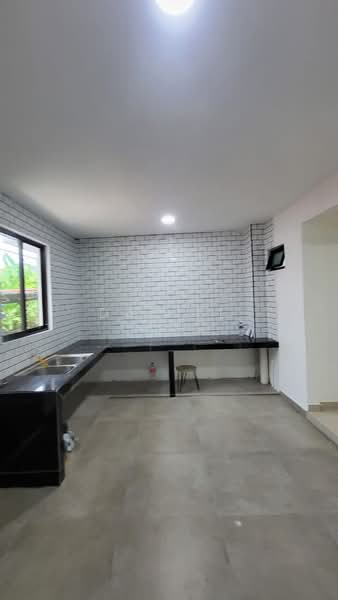 2-storey Terraced House for Sale in Bandar Seri Alam (Masai) - Daniel Yong - Kitchen - PropertyGuru.com.my