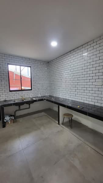 2-storey Terraced House for Sale in Bandar Seri Alam (Masai) - Daniel Yong - Kitchen - PropertyGuru.com.my