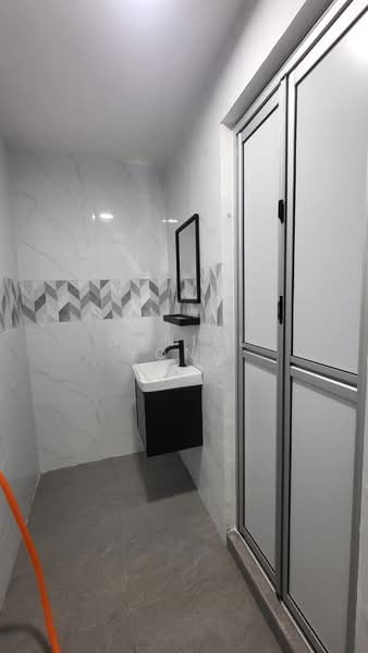 2-storey Terraced House for Sale in Bandar Seri Alam (Masai) - Daniel Yong - Bathroom - PropertyGuru.com.my