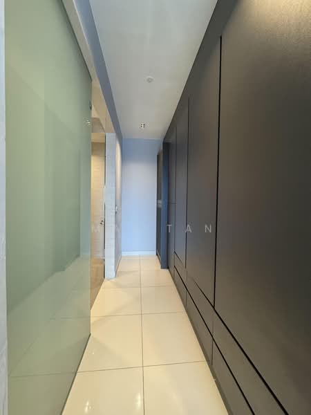 Servis Apartment untuk Disewa di Cyperus @ Tropicana Gardens - Max Tan - Corridor - PropertyGuru.com.my