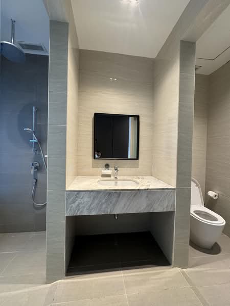 Servis Apartment untuk Disewa di Cyperus @ Tropicana Gardens - Max Tan - Bathroom - PropertyGuru.com.my