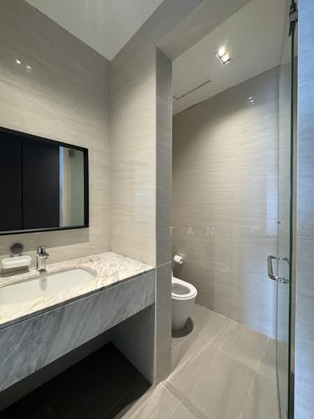 Servis Apartment untuk Disewa di Cyperus @ Tropicana Gardens - Max Tan - Bathroom - PropertyGuru.com.my