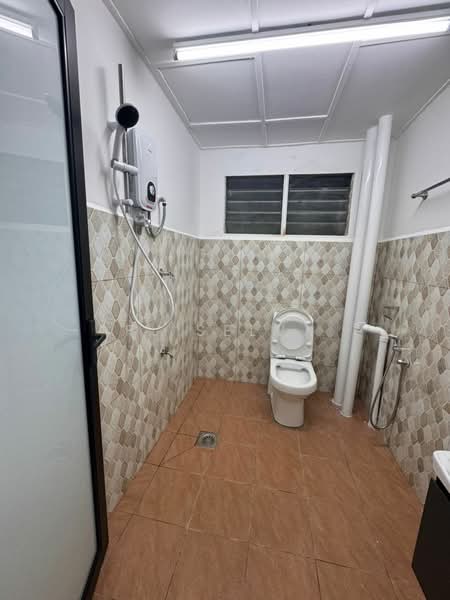 Pangsapuri untuk Disewa di Menara Puteri - P. Selva - Bathroom - PropertyGuru.com.my
