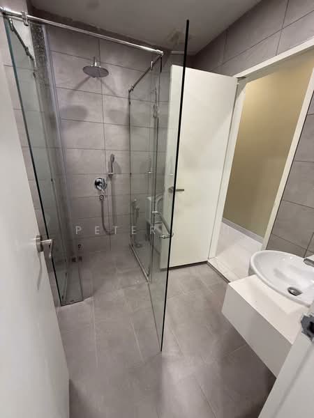 Servis Apartment untuk Disewa di Dorsett Waterfront Subang - Peter Tan - Bathroom - PropertyGuru.com.my