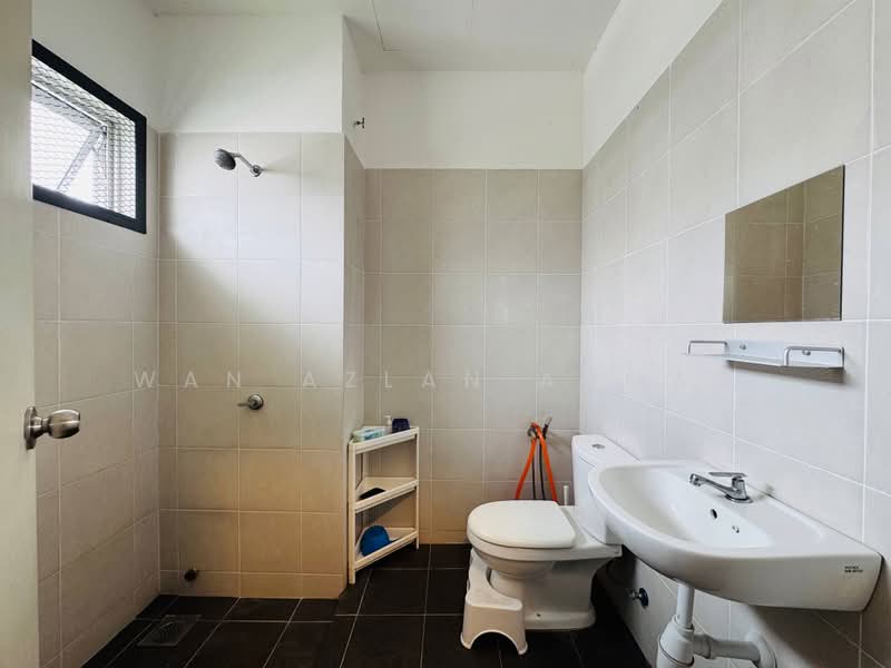 Rumah Teres 2 Tingkat untuk Dijual di Bandar Mahkota (Banting) - Wan Azlan Ahmad - PropertyGuru.com.my