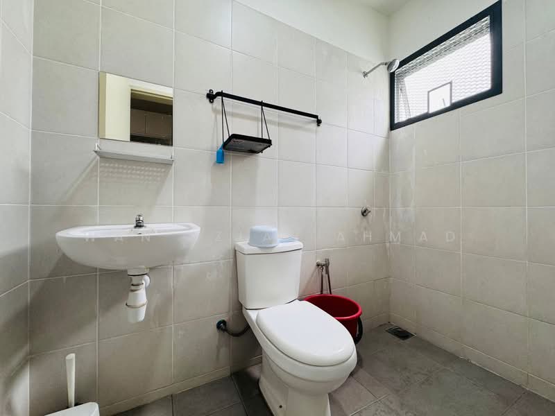 Rumah Teres 2 Tingkat untuk Dijual di Bandar Mahkota (Banting) - Wan Azlan Ahmad - PropertyGuru.com.my