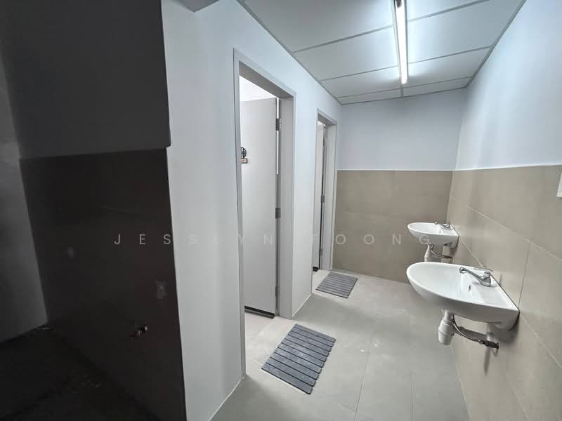 Shop for Rent in Austin Crest (Johor Bahru) - Jesslyn Foong - Bathroom - PropertyGuru.com.my