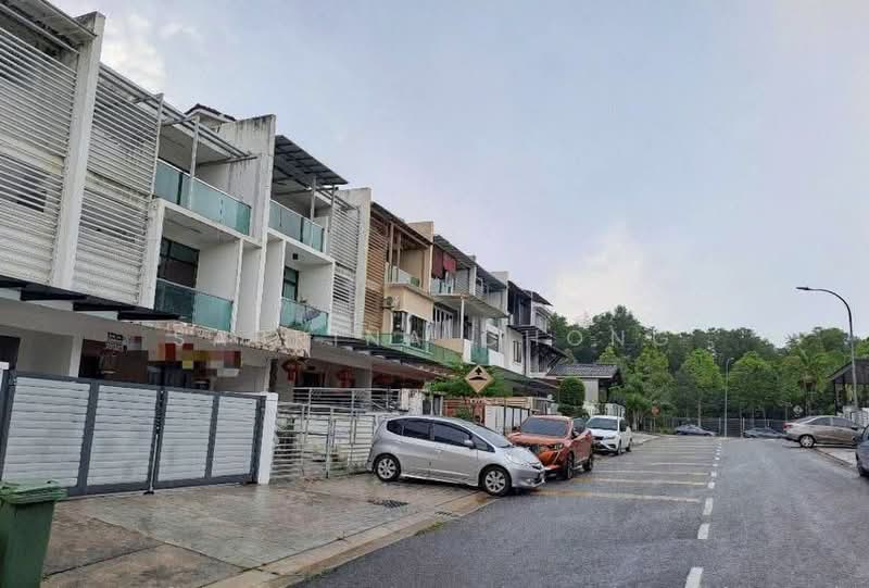 3-storey Terraced House for Sale in Puchong (Selangor) - Sabrina Chong - PropertyGuru.com.my