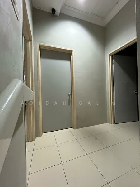 Semi-Detached House for Sale in Bandar Saujana Putra (Tanjong Duabelas) - Adibah Salim - Corridor - PropertyGuru.com.my