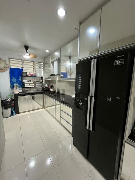 Semi-Detached House for Sale in Bandar Saujana Putra (Tanjong Duabelas) - Adibah Salim - Kitchen - PropertyGuru.com.my