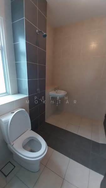 Rumah Teres 2 Tingkat untuk Disewa di Dengkil (Selangor) - PETAH MOKHTAR - Bathroom - PropertyGuru.com.my