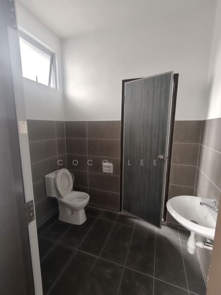 2-storey Terraced House for Sale in Johor Bahru (Johor) - Coco Lee - Bathroom - PropertyGuru.com.my