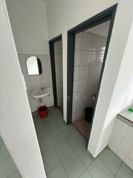 Kedai / Pejabat untuk Disewa di Pandan Indah (Ampang) - Max Chua - Bathroom - PropertyGuru.com.my