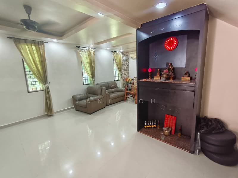 Rumah Teres 2 Tingkat untuk Dijual di Desa Ria (Sungai Ara) - Jane Poh - Living Room - PropertyGuru.com.my